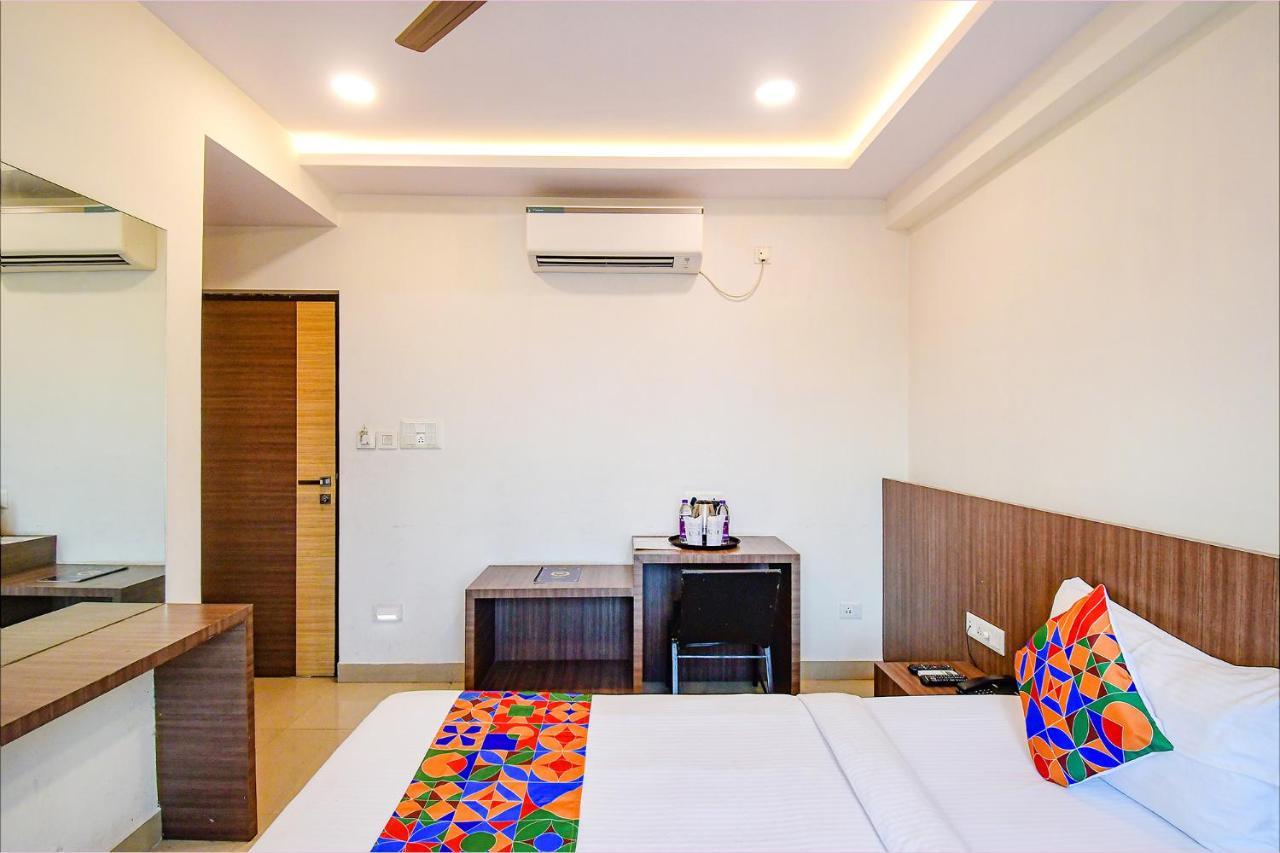 Fabhotel Kzar Select - 2Km From Park Street Kolkata Exterior photo